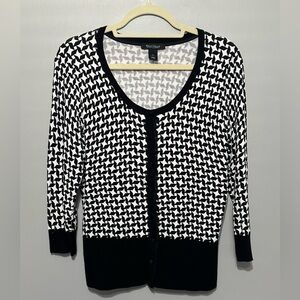 White House Black Market Cardigan Sweater Black/White Design L EUC!!